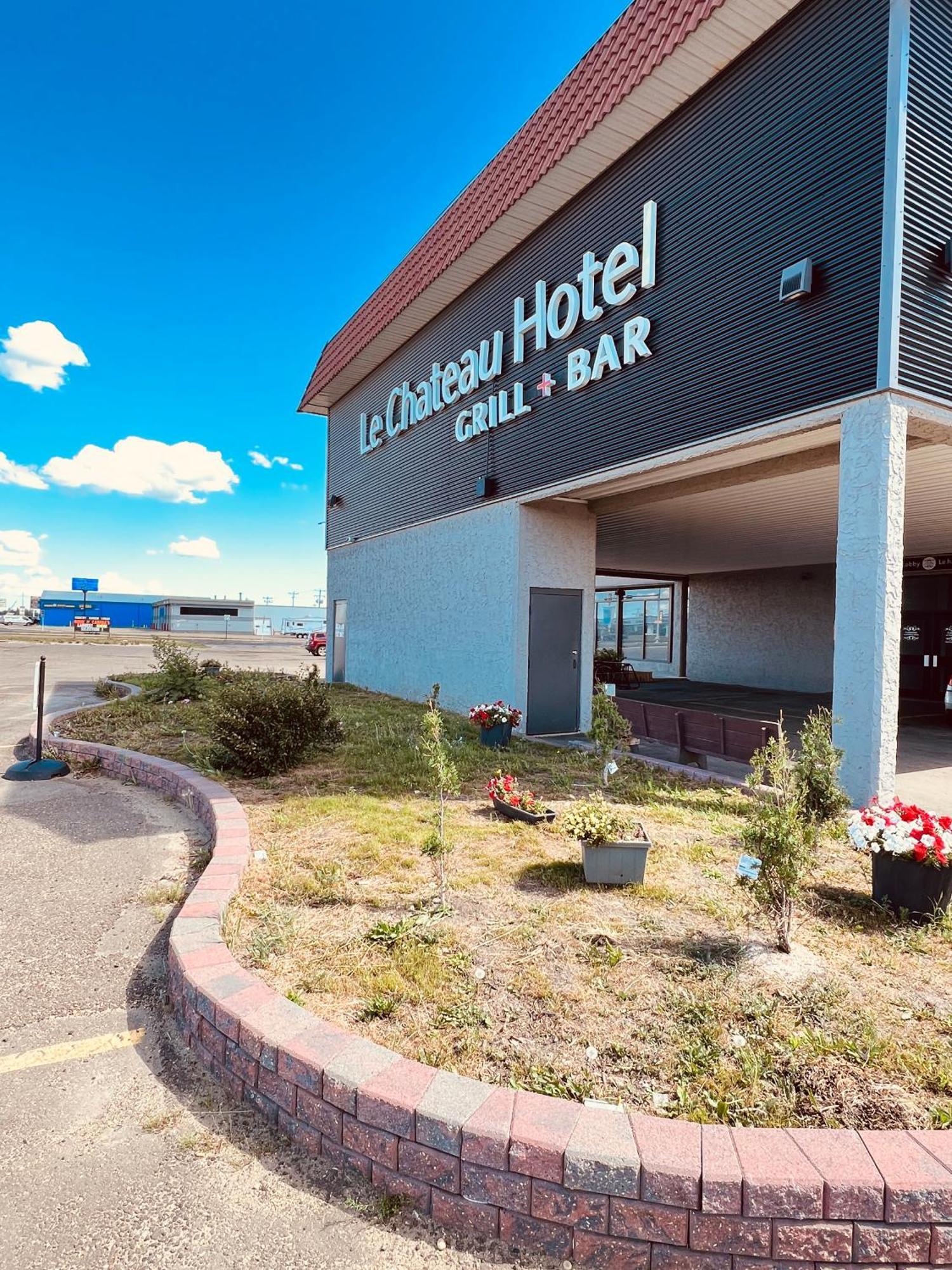 Camrose Le Chateau Hotel Exteriör bild
